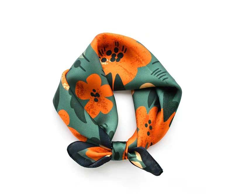 Petit foulard carré en soie à motif floral personnalisé