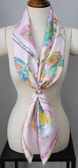 Foulard en soie personnalisé aux couleurs claires et vives