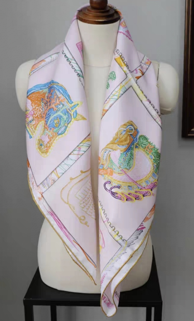 Foulard en soie personnalisé aux couleurs claires et vives