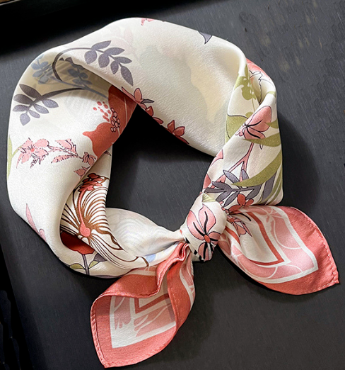 Foulard en soie satiné carré personnalisé pour dames