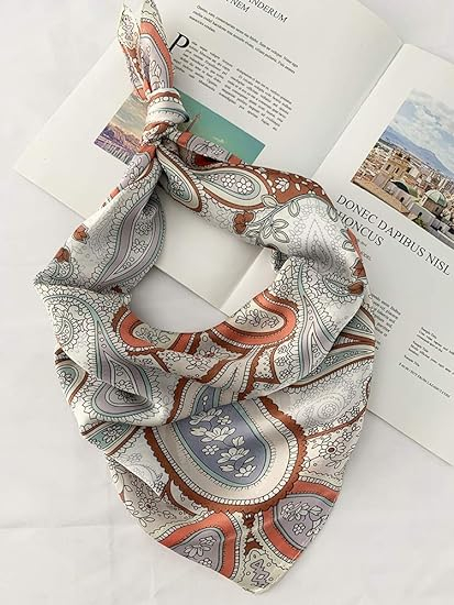 Petit foulard en soie avec impression numérique