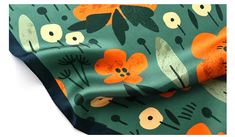 Petit foulard carré en soie à motif floral personnalisé